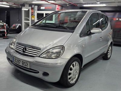Usado Mercedes A160 Elegance 102 CV (75 kW) 2002 Gris / plata Monovolumen