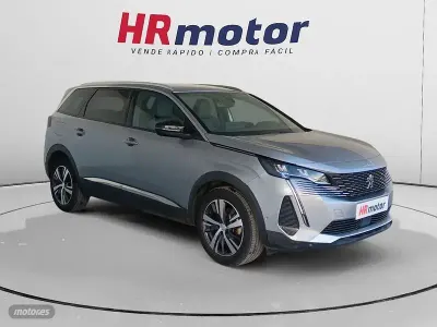 Usado Peugeot 5008 Allure 131 CV (96 kW) 2023 Gris SUV
