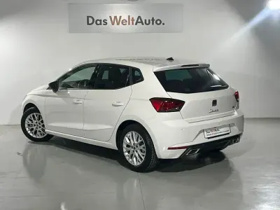 Usado Seat Ibiza FR 115 CV (84 kW) 2025 Blanco Utilitario