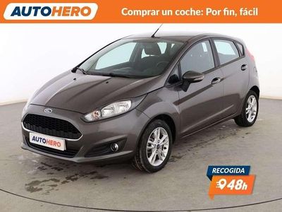 Usado Ford Fiesta Trend 82 CV (60 kW) 2017 Gris Utilitario