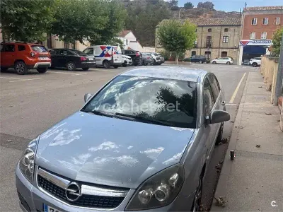 Usado Opel Vectra Cosmo 120 CV (88 kW) 2008 Gris / plata Berlina