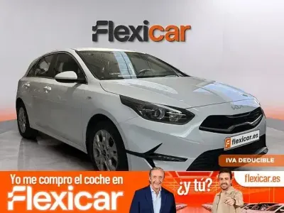 Usado Kia Ceed 136 CV (100 kW) 2023 Blanco Utilitario
