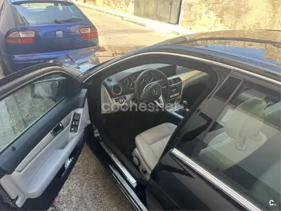 Käytetty Mercedes C200