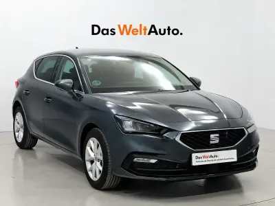 Usado Seat Leon Style 116 CV (85 kW) 2025 Gris Berlina