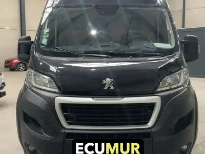 Usado Peugeot Boxer S 165 CV (121 kW) 2022 Negro Van