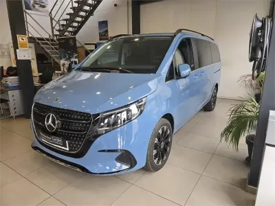 Nuevo Mercedes V220 Avantgarde 163 CV (119 kW) 2025 Azul Monovolumen