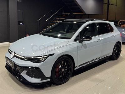 Begagnad VW Golf VIII GTI Clubsport 300 HK (220 kW) 2025 Blå Sedan