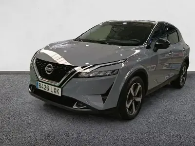 Usado Nissan Qashqai N-Connecta 158 CV (116 kW) 2022 Katana grey con techo midnight SUV