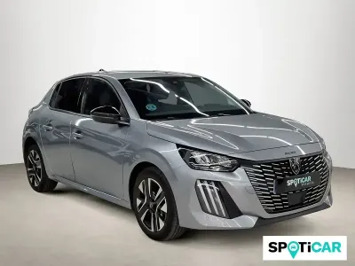 Usado Peugeot 208 Allure 101 CV (74 kW) 2025 Gris Utilitario