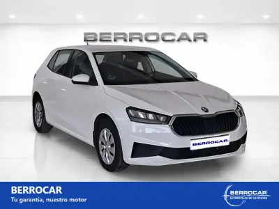 Usado Skoda Fabia Style 95 CV (69 kW) 2019 Blanco Utilitario