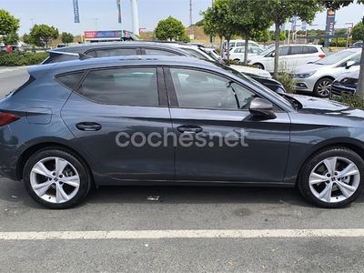 Usado Seat Leon FR 204 CV (150 kW) 2025 Gris / plata Berlina