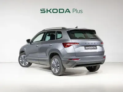Usado Skoda Karoq Selection 150 CV (110 kW) 2025 Gris SUV