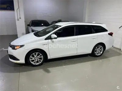 Usado Toyota Auris Hybrid