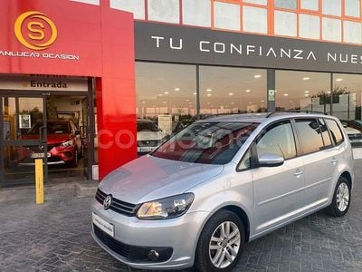 Gris / plata Usado 2015 VW Touran Advance Monovolumen | 13.990 € (Precio justo)
