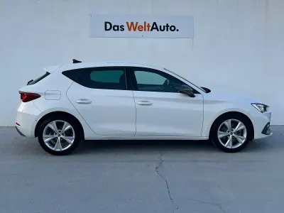 Usado Seat Leon FR 150 CV (110 kW) 2022 Blanco