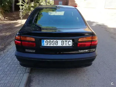 Usado Renault Laguna II Dynamique 123 CV (90 kW) 2002 Verde Berlina
