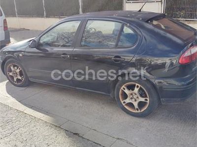 Negro Usado 2004 Seat Leon Sport Berlina | 2400 € (Buen precio)