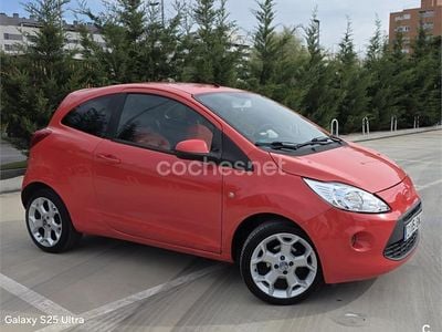 Usado Ford Ka Titanium 69 CV (50 kW) 2009 Rojo Utilitario