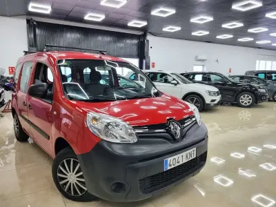 Usado Renault Kangoo 75 CV (55 kW) 2018 Rojo Monovolumen