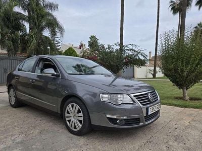 Gris Usado 2008 VW Passat Highline Berlina | 6800 € (Precio justo)
