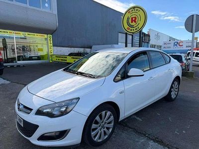 Blanco Usado 2013 Opel Astra Excellence Utilitario | 5900 € (Un poco caro)