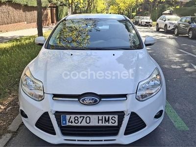 Usado Ford Focus Trend 100 CV (73 kW) 2012 Blanco Berlina