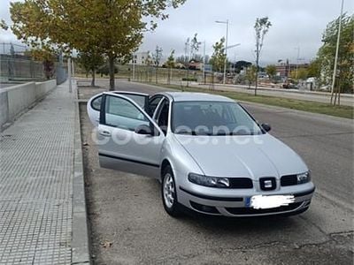 Usado Seat Toledo Sport 110 CV (80 kW) 2000 Gris / plata Berlina