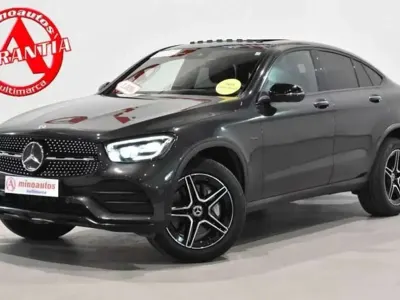 Käytetty Mercedes GLC300 AMG line 306 HP (225 kW) 2021 Harmaa Katumaasturi