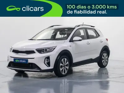 Usado Kia Stonic 100 HP (73 kW) 2024 Branco SUV