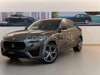 Gris / plata Usado 2023 Maserati Levante GT SUV | 79.900 €