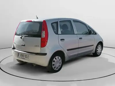 Usado Mitsubishi Colt Inform 95 CV (69 kW) 2009 Gris Utilitario