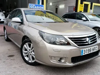 Usado Renault Latitude Privilege 150 CV (110 kW) 2011 Beige Berlina
