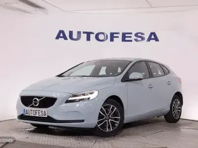 Usado Volvo V40 Momentum 122 CV (89 kW) 2019 Azul