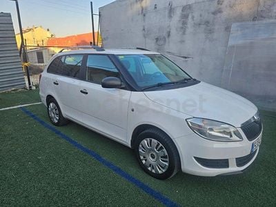 Usado Skoda Fabia Active 90 CV (66 kW) 2014 Blanco Familiar