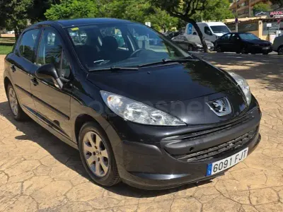 Usado Peugeot 207 90 CV (66 kW) 2007 Negro Berlina