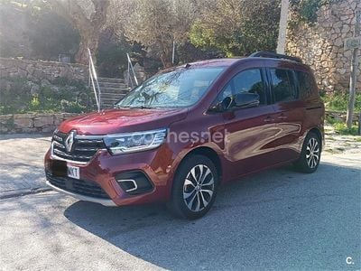 Usado Renault Kangoo Techno 130 CV (95 kW) 2023 Granate Monovolumen