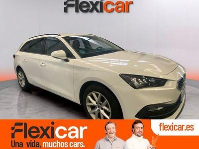 Usado Seat Leon Style 130 CV (95 kW) 2021 Blanco