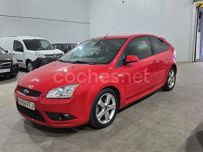 Rojo Usado 2007 Ford Focus Trend Berlina | 3500 € (Precio justo)