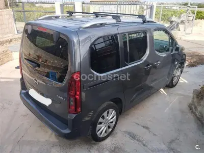 Usado Opel Combo Life Selective 131 CV (96 kW) 2019 Negro Monovolumen
