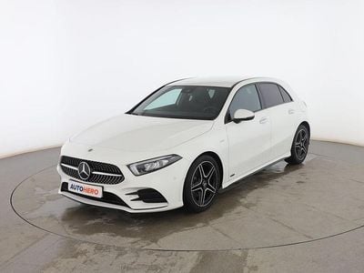 Usado Mercedes A180 AMG line 116 CV (85 kW) 2021 Blanco Berlina