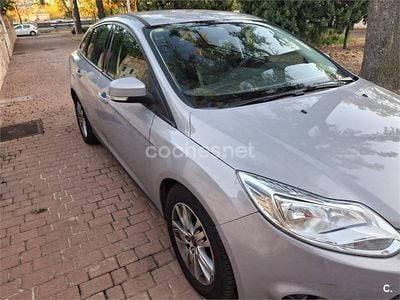 Usado Ford Focus Trend 115 CV (84 kW) 2011 Gris / plata Berlina