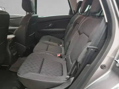 Usado Renault Scénic IV LIMITED 140 CV (102 kW) 2019 Gris Monovolumen