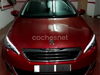 Granate Usado 2017 Peugeot 308 Allure Berlina | 11.500 € (Precio justo)