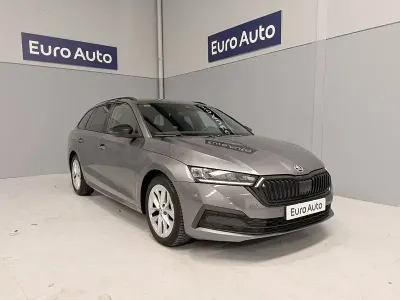 Usado Skoda Octavia Sport 150 CV (110 kW) 2022 Gris / plata Familiar