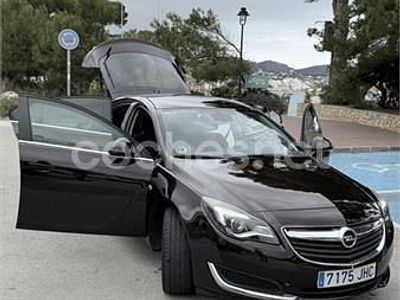 Usado Opel Insignia Selective 130 CV (95 kW) 2015 Marrón Berlina