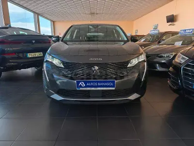 Usado Peugeot 3008 Active 131 CV (96 kW) 2021 Gris / plata SUV