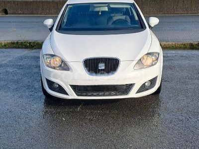 Usado Seat Leon Reference 105 CV (77 kW) 2012 Blanco Berlina