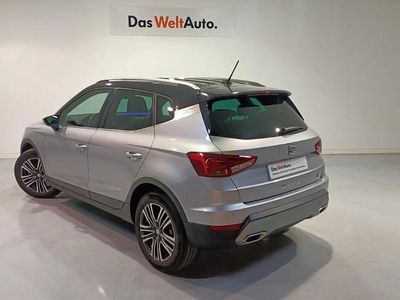 Usado Seat Arona FR 110 CV (80 kW) 2023 Gris plata SUV