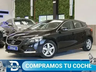Usado Volvo V40 Momentum 180 CV (132 kW) 2014 Negro Utilitario