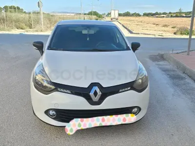 Usado Renault Clio IV Authentique 75 CV (55 kW) 2014 Blanco Berlina